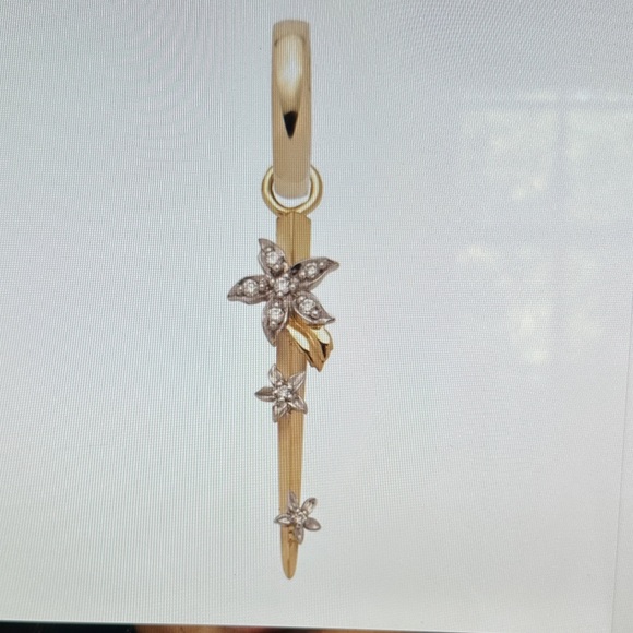 Foundrae 18k yellow gold blossoms thorn small pendant - Picture 1 of 6
